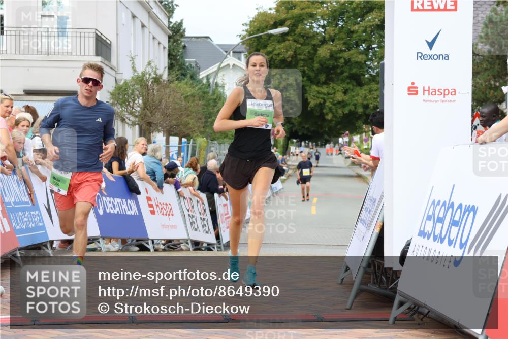 31.08.2025 - 21. Blankeneser Heldenlauf Strokosch-Dieckow http://msf.ph/oto/8649390 31.08.2025 10:48:29 Ziel 3692, 3686 meine-sportfotos.de