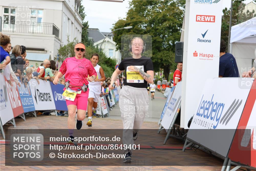 31.08.2025 - 21. Blankeneser Heldenlauf Strokosch-Dieckow http://msf.ph/oto/8649401 31.08.2025 10:33:03 Ziel 2104, 2129, 2130, 2128, 2122, 2337, 2695, 2694, 2464, 2658 meine-sportfotos.de