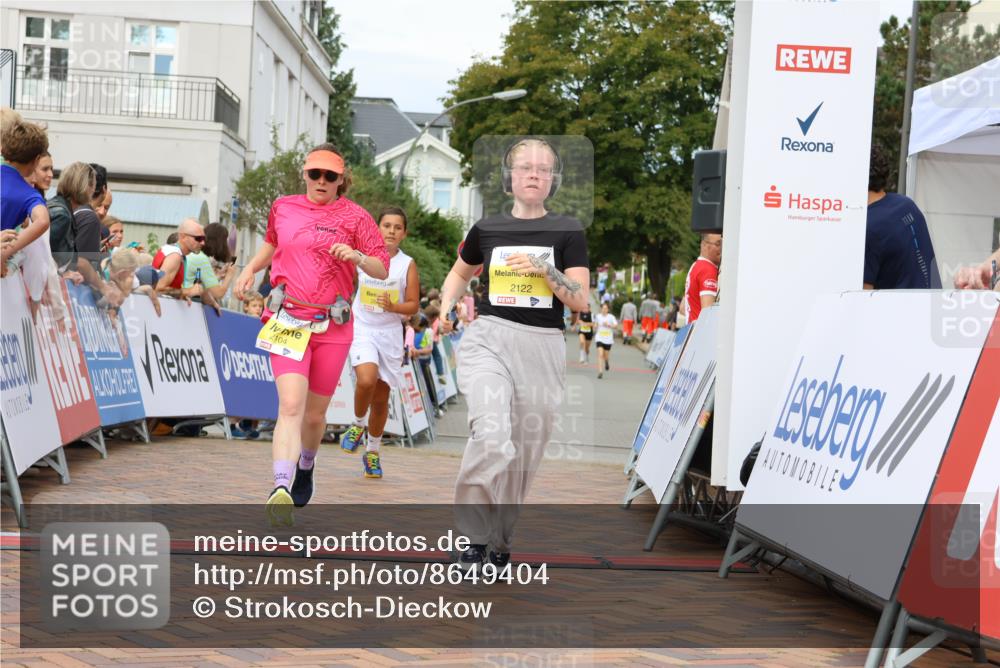 31.08.2025 - 21. Blankeneser Heldenlauf Strokosch-Dieckow http://msf.ph/oto/8649404 31.08.2025 10:33:03 Ziel 2104, 2129, 2130, 2128, 2122, 2337, 2695, 2694, 2464, 2658 meine-sportfotos.de