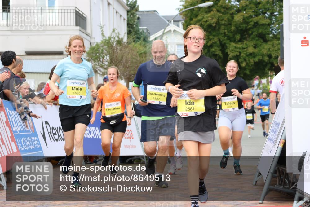 31.08.2025 - 21. Blankeneser Heldenlauf Strokosch-Dieckow http://msf.ph/oto/8649513 31.08.2025 10:32:35 Ziel 2490, 2256, 2257, 2644, 2581, 2582, 2580, 2201 meine-sportfotos.de