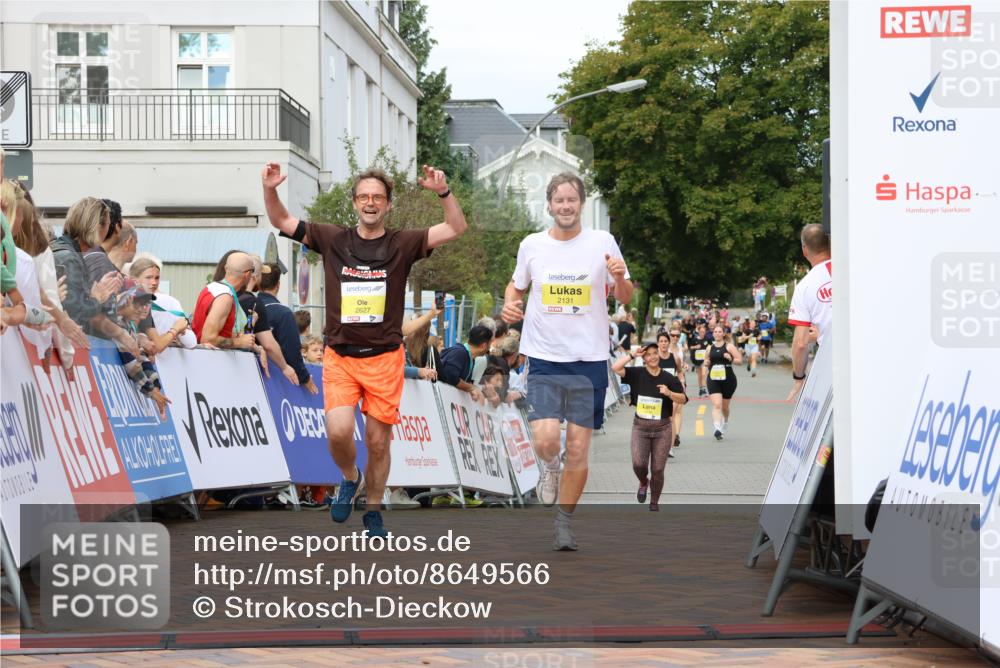 31.08.2025 - 21. Blankeneser Heldenlauf Strokosch-Dieckow http://msf.ph/oto/8649566 31.08.2025 10:32:17 Ziel 2418, 2131, 2182, 2627 meine-sportfotos.de