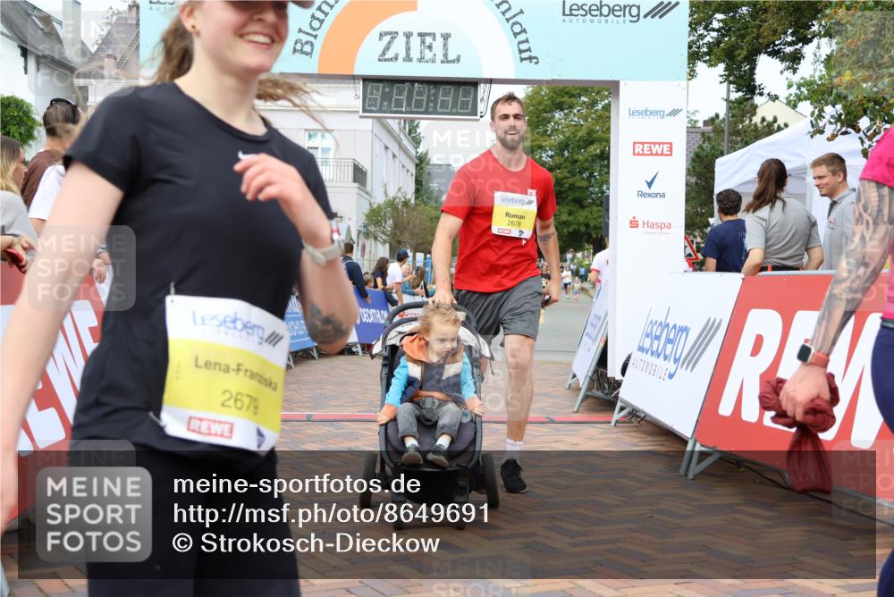 31.08.2025 - 21. Blankeneser Heldenlauf Strokosch-Dieckow http://msf.ph/oto/8649691 31.08.2025 10:32:04 Ziel 2679, 2678, 2222, 2567, 2734, 2735, 2105, 2228, 2501 meine-sportfotos.de