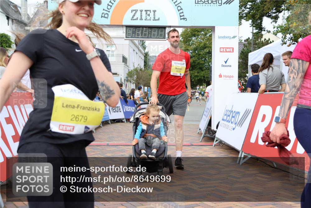 31.08.2025 - 21. Blankeneser Heldenlauf Strokosch-Dieckow http://msf.ph/oto/8649699 31.08.2025 10:32:04 Ziel 2679, 2678, 2222, 2567, 2734, 2735, 2105, 2228, 2501 meine-sportfotos.de