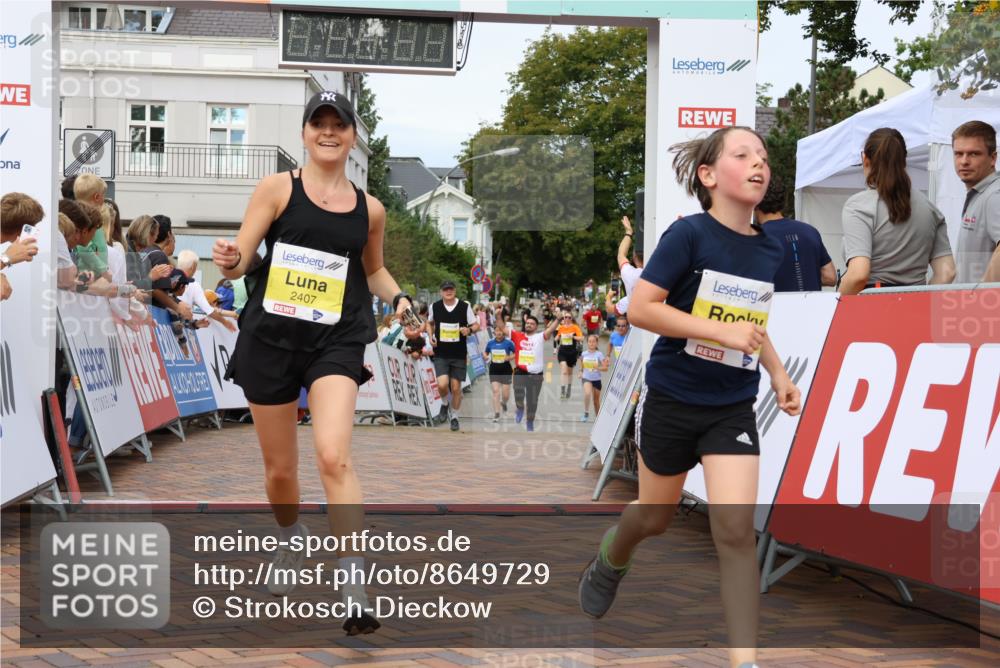 31.08.2025 - 21. Blankeneser Heldenlauf Strokosch-Dieckow http://msf.ph/oto/8649729 31.08.2025 10:31:52 Ziel 2077, 2407, 2280, 2462, 2278, 2228 meine-sportfotos.de
