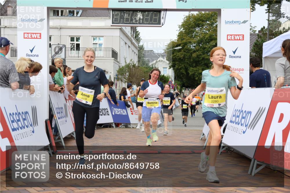 31.08.2025 - 21. Blankeneser Heldenlauf Strokosch-Dieckow http://msf.ph/oto/8649758 31.08.2025 10:31:49 Ziel 2077, 2407, 2280, 2462, 2340, 2278 meine-sportfotos.de