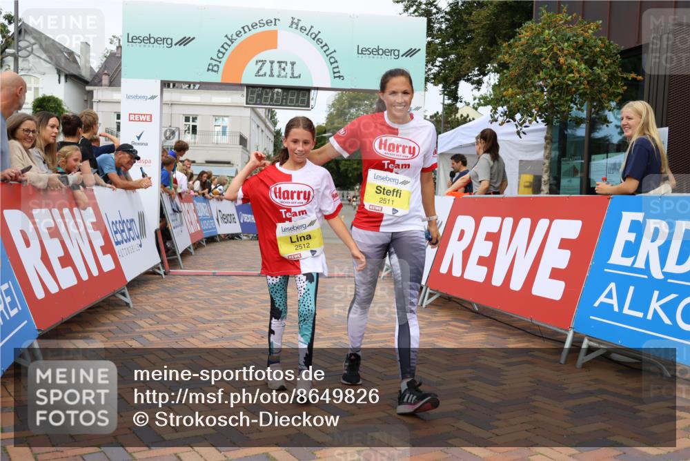 31.08.2025 - 21. Blankeneser Heldenlauf Strokosch-Dieckow http://msf.ph/oto/8649826 31.08.2025 10:41:58 Ziel 2512, 2511 meine-sportfotos.de
