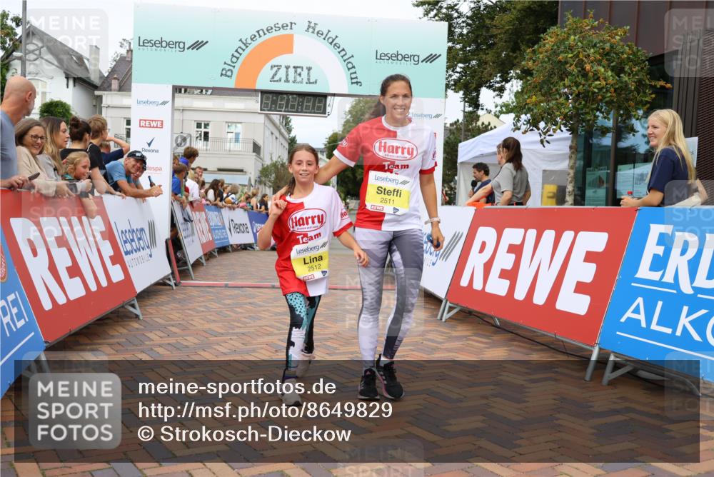 31.08.2025 - 21. Blankeneser Heldenlauf Strokosch-Dieckow http://msf.ph/oto/8649829 31.08.2025 10:41:57 Ziel 2512, 2511 meine-sportfotos.de