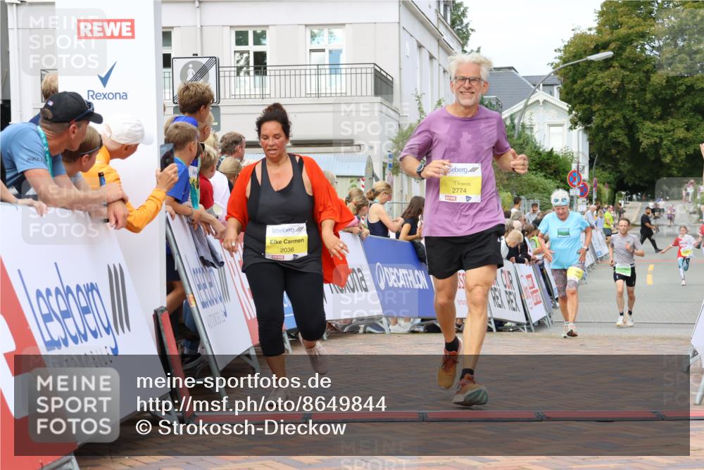 31.08.2025 - 21. Blankeneser Heldenlauf Strokosch-Dieckow http://msf.ph/oto/8649844 31.08.2025 10:41:43 Ziel 2774, 2036, 2666 meine-sportfotos.de