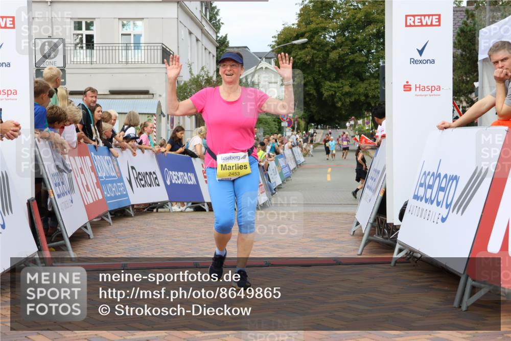 31.08.2025 - 21. Blankeneser Heldenlauf Strokosch-Dieckow http://msf.ph/oto/8649865 31.08.2025 10:41:20 Ziel 2566, 2539, 2453 meine-sportfotos.de