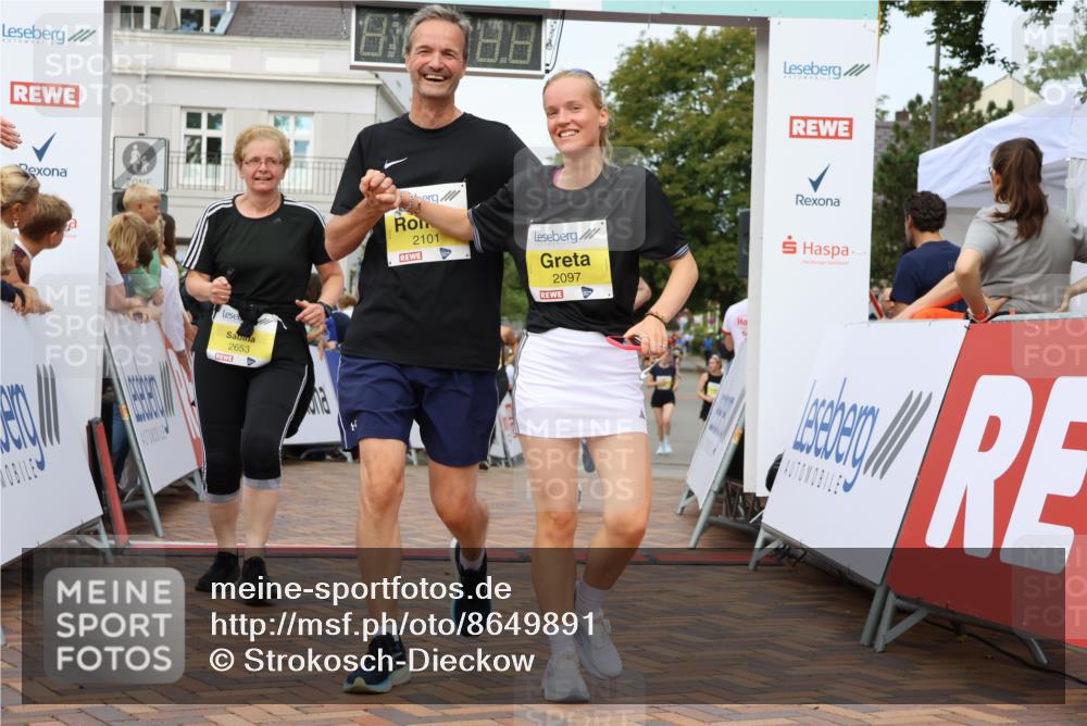 31.08.2025 - 21. Blankeneser Heldenlauf Strokosch-Dieckow http://msf.ph/oto/8649891 31.08.2025 10:31:29 Ziel 2664, 2740, 2406, 2776, 2097, 2649, 2101, 2647, 2653, 2274 meine-sportfotos.de