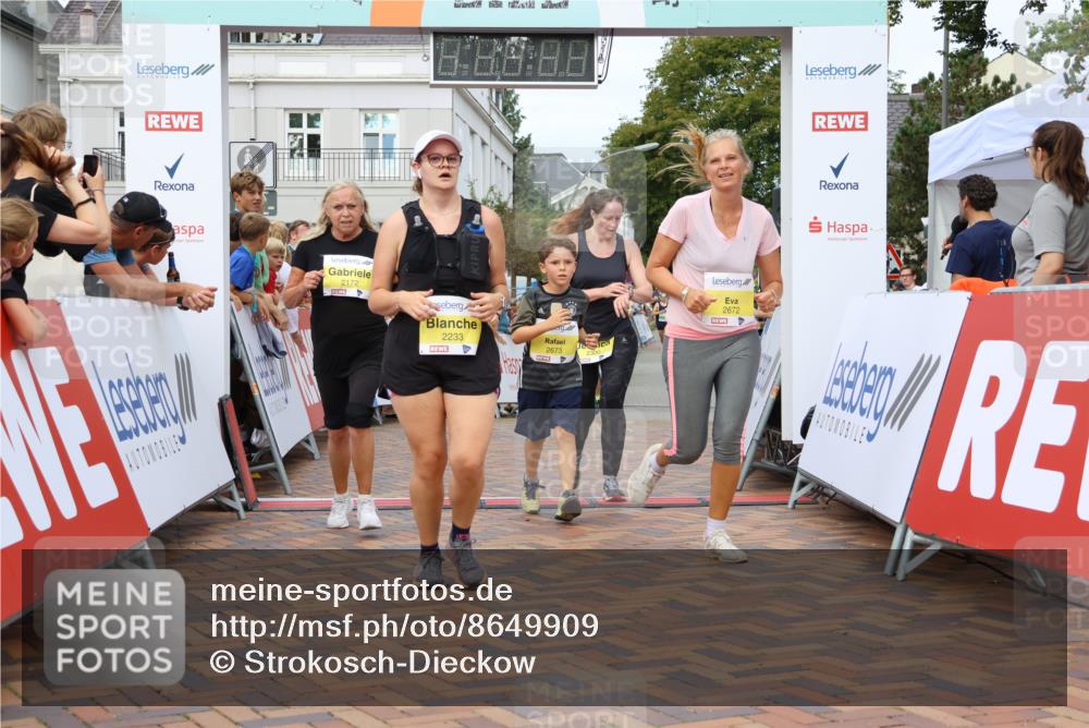 31.08.2025 - 21. Blankeneser Heldenlauf Strokosch-Dieckow http://msf.ph/oto/8649909 31.08.2025 10:40:53 Ziel 2026, 2025, 2211, 2326, 2233, 2300, 2172, 2672, 2673, 3432 meine-sportfotos.de