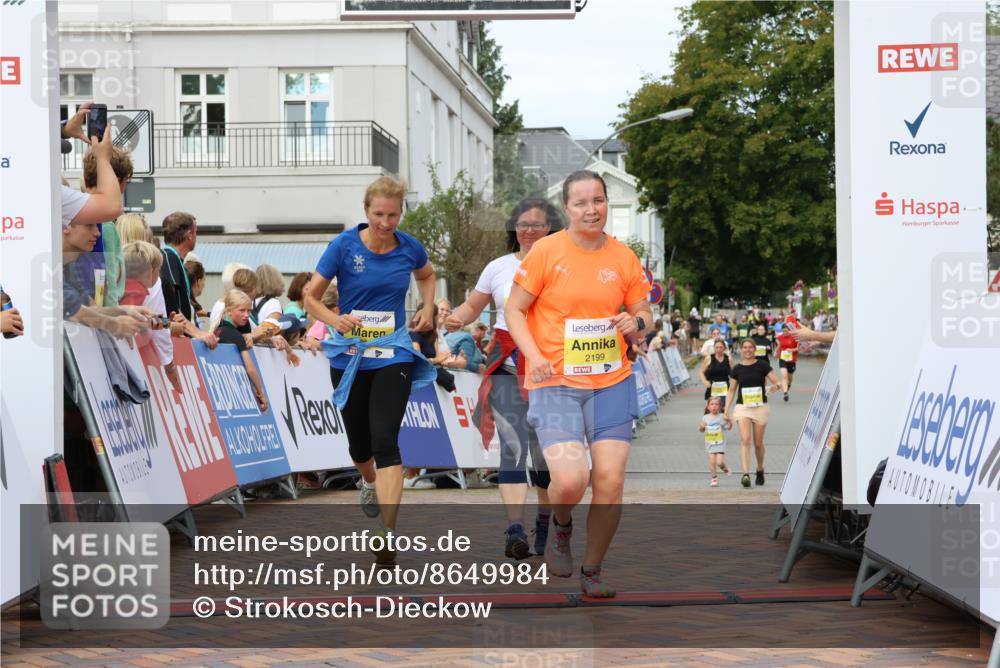 31.08.2025 - 21. Blankeneser Heldenlauf Strokosch-Dieckow http://msf.ph/oto/8649984 31.08.2025 10:40:14 Ziel 2064, 2066, 2199, 2062 meine-sportfotos.de