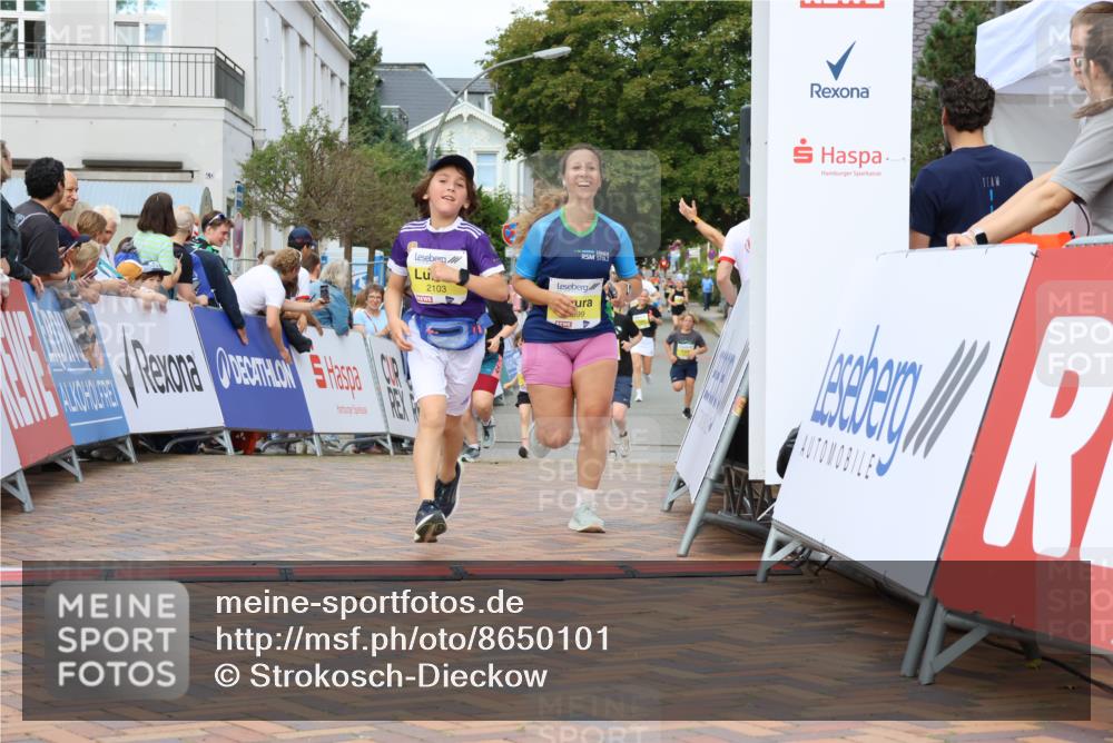 31.08.2025 - 21. Blankeneser Heldenlauf Strokosch-Dieckow http://msf.ph/oto/8650101 31.08.2025 10:31:17 Ziel 2437, 2324, 2551, 2121, 2307, 2649, 2647, 2399, 2103 meine-sportfotos.de