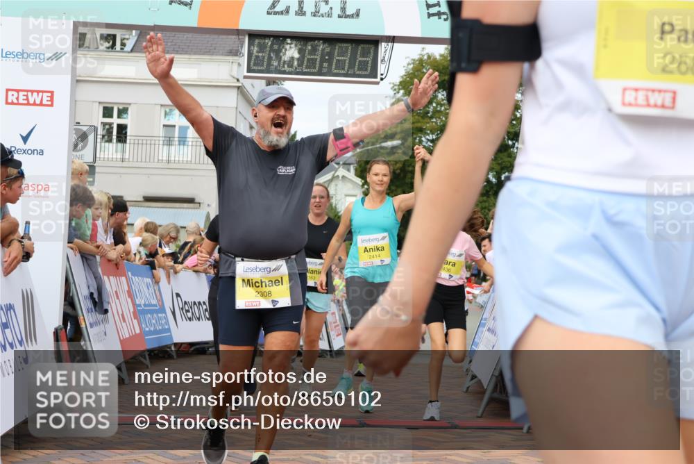 31.08.2025 - 21. Blankeneser Heldenlauf Strokosch-Dieckow http://msf.ph/oto/8650102 31.08.2025 10:38:52 Ziel 2165, 2163, 2276, 2436, 2414, 2308, 2330, 2084, 2085, 2689, 2032 meine-sportfotos.de