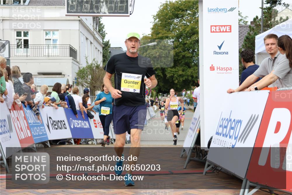 31.08.2025 - 21. Blankeneser Heldenlauf Strokosch-Dieckow http://msf.ph/oto/8650203 31.08.2025 10:31:08 Ziel 2209, 2437, 2324, 2147, 2121, 2018 meine-sportfotos.de