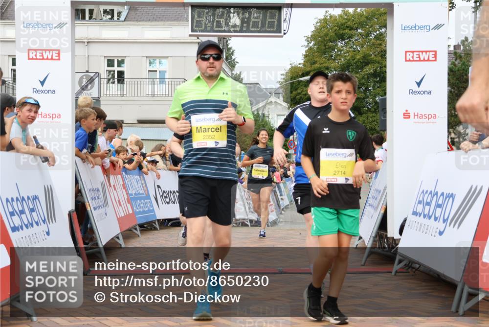 31.08.2025 - 21. Blankeneser Heldenlauf Strokosch-Dieckow http://msf.ph/oto/8650230 31.08.2025 10:37:22 Ziel 2227, 2047, 2319, 2219, 2043, 2352, 2714 meine-sportfotos.de