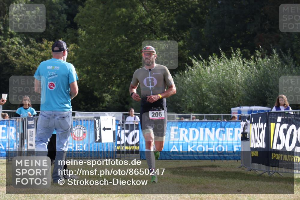 31.08.2025 - Elbe Triathlon Hamburg Strokosch-Dieckow http://msf.ph/oto/8650247 31.08.2025 09:56:45 Ziel 206 meine-sportfotos.de
