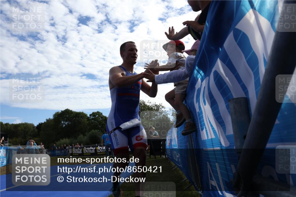 31.08.2025 - Elbe Triathlon Hamburg Strokosch-Dieckow http://msf.ph/oto/8650421 31.08.2025 10:18:10 Ziel 354 meine-sportfotos.de