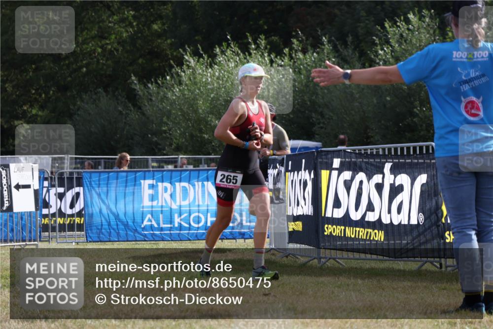 31.08.2025 - Elbe Triathlon Hamburg Strokosch-Dieckow http://msf.ph/oto/8650475 31.08.2025 09:55:24 Laufen 265, 100, 100 meine-sportfotos.de