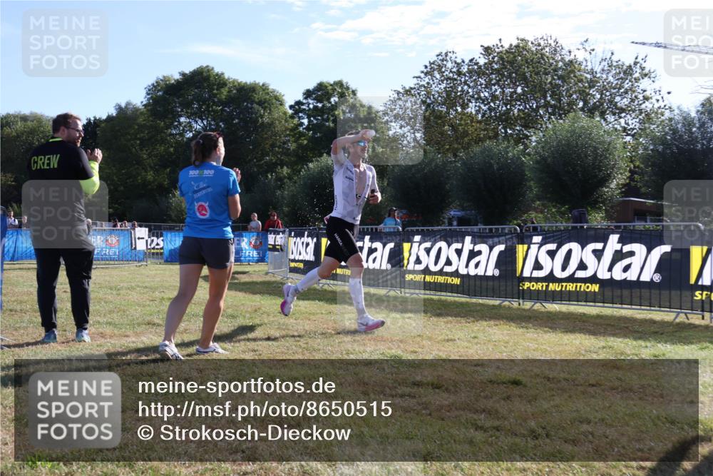 31.08.2025 - Elbe Triathlon Hamburg Strokosch-Dieckow http://msf.ph/oto/8650515 31.08.2025 09:23:32 Laufen 100, 100 meine-sportfotos.de