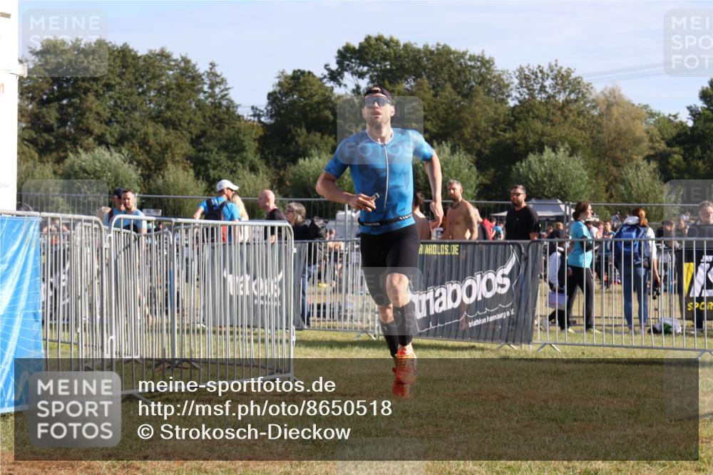 31.08.2025 - Elbe Triathlon Hamburg Strokosch-Dieckow http://msf.ph/oto/8650518 31.08.2025 09:24:30 Laufen 1 meine-sportfotos.de