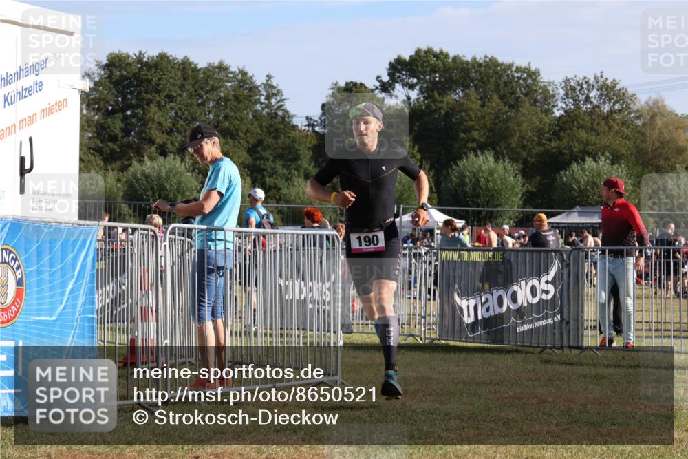 31.08.2025 - Elbe Triathlon Hamburg Strokosch-Dieckow http://msf.ph/oto/8650521 31.08.2025 09:25:58 Laufen 19, 22145, 190 meine-sportfotos.de