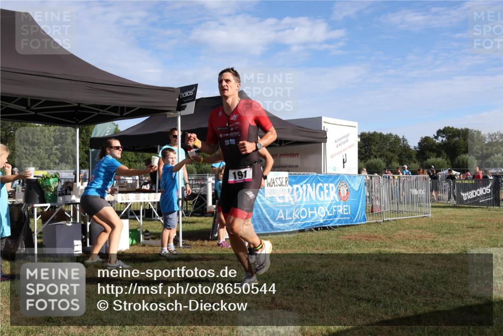 31.08.2025 - Elbe Triathlon Hamburg Strokosch-Dieckow http://msf.ph/oto/8650544 31.08.2025 09:28:04 Laufen 191 meine-sportfotos.de
