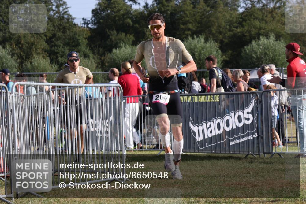 31.08.2025 - Elbe Triathlon Hamburg Strokosch-Dieckow http://msf.ph/oto/8650548 31.08.2025 09:28:45 Laufen 20 meine-sportfotos.de