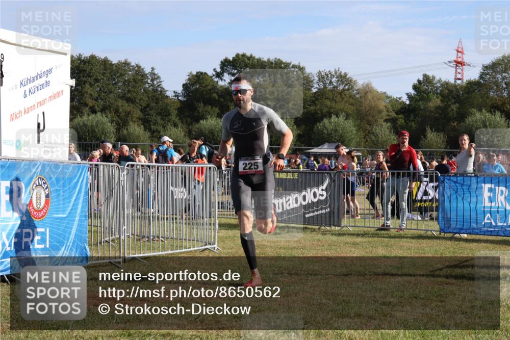31.08.2025 - Elbe Triathlon Hamburg Strokosch-Dieckow http://msf.ph/oto/8650562 31.08.2025 09:29:01 Laufen 19, 22145, 225 meine-sportfotos.de
