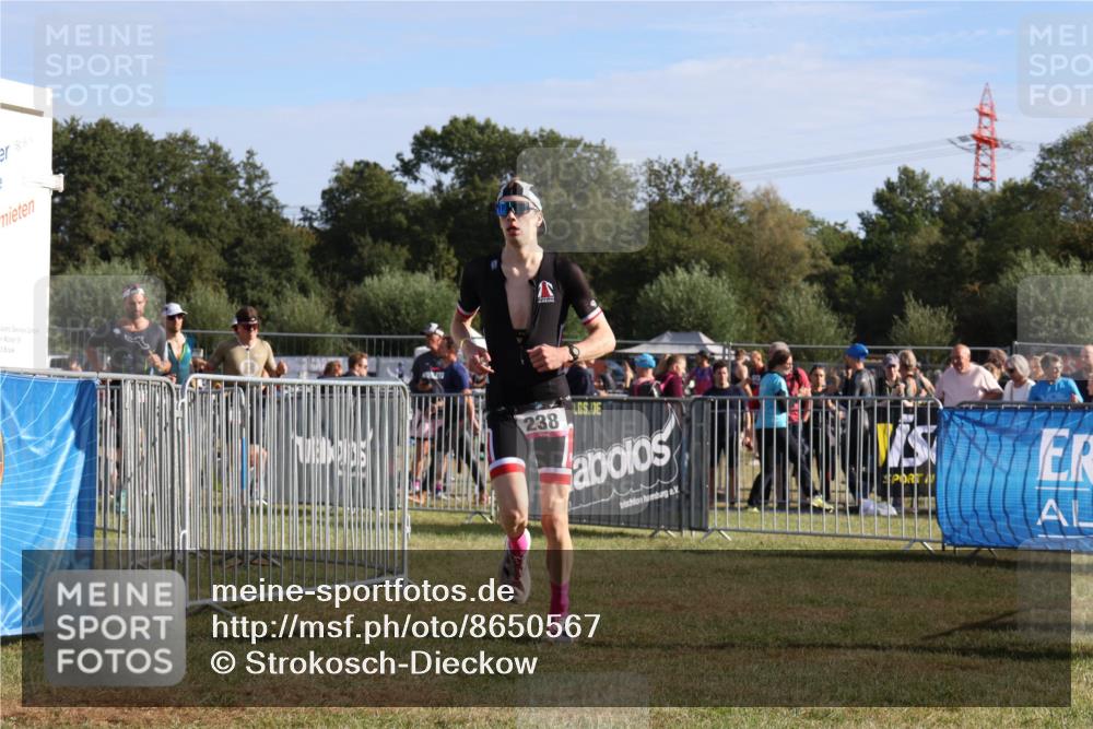 31.08.2025 - Elbe Triathlon Hamburg Strokosch-Dieckow http://msf.ph/oto/8650567 31.08.2025 09:29:50 Laufen 888, 19, 238 meine-sportfotos.de