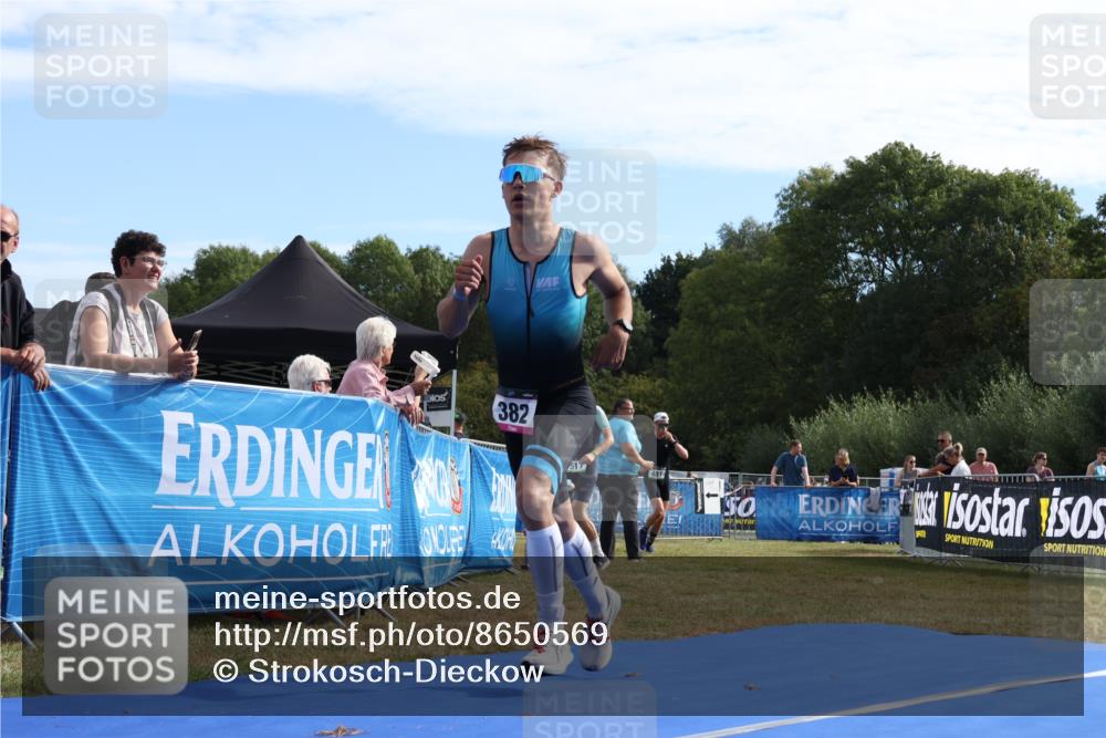 31.08.2025 - Elbe Triathlon Hamburg Strokosch-Dieckow http://msf.ph/oto/8650569 31.08.2025 10:25:07 Ziel 382 meine-sportfotos.de