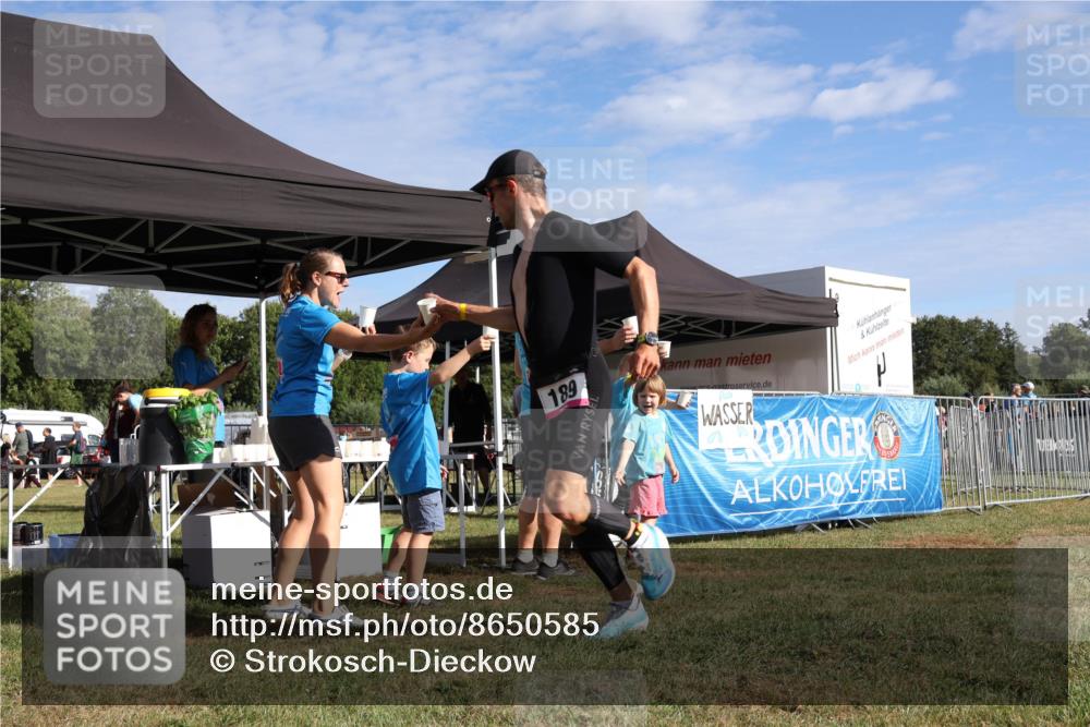 31.08.2025 - Elbe Triathlon Hamburg Strokosch-Dieckow http://msf.ph/oto/8650585 31.08.2025 09:31:14 Laufen 189 meine-sportfotos.de
