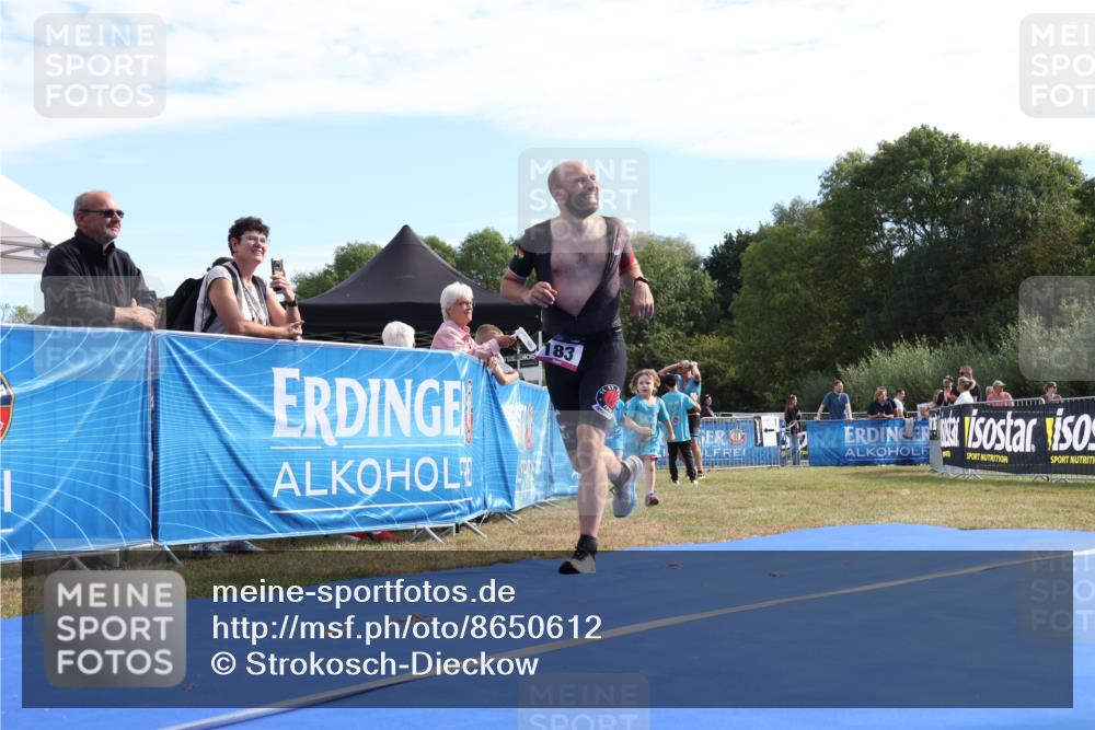 31.08.2025 - Elbe Triathlon Hamburg Strokosch-Dieckow http://msf.ph/oto/8650612 31.08.2025 10:25:37 Ziel 183, 332 meine-sportfotos.de