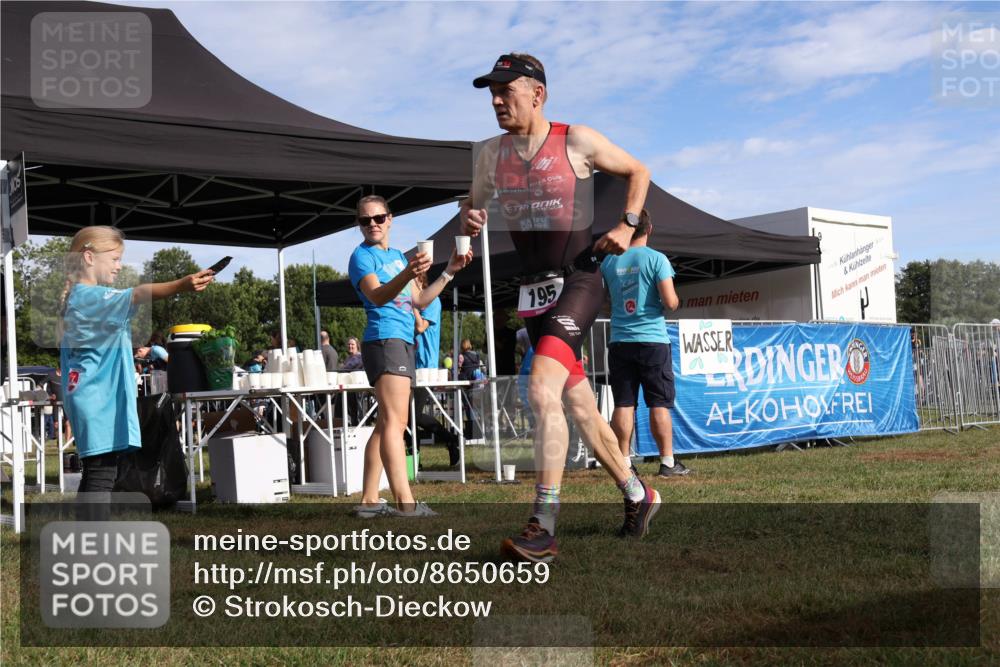 31.08.2025 - Elbe Triathlon Hamburg Strokosch-Dieckow http://msf.ph/oto/8650659 31.08.2025 09:35:39 Laufen 195, 100, 100, 8 meine-sportfotos.de