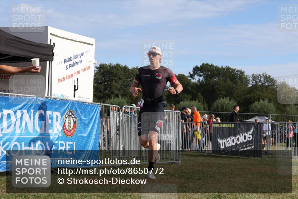 31.08.2025 - Elbe Triathlon Hamburg Strokosch-Dieckow http://msf.ph/oto/8650772 31.08.2025 09:41:21 Laufen 19 meine-sportfotos.de