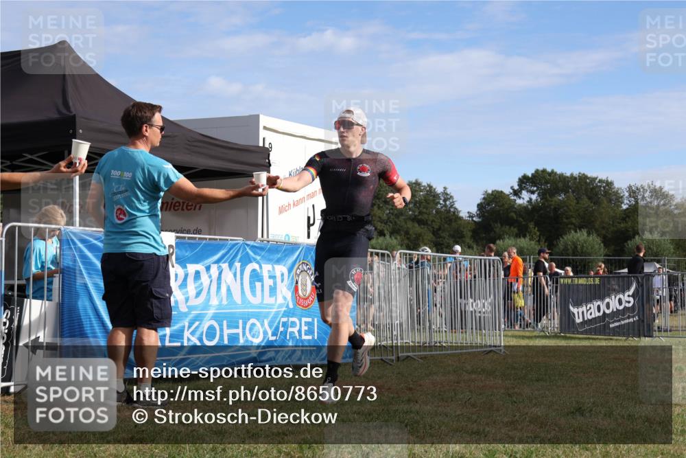 31.08.2025 - Elbe Triathlon Hamburg Strokosch-Dieckow http://msf.ph/oto/8650773 31.08.2025 09:41:21 Laufen 100, 100 meine-sportfotos.de