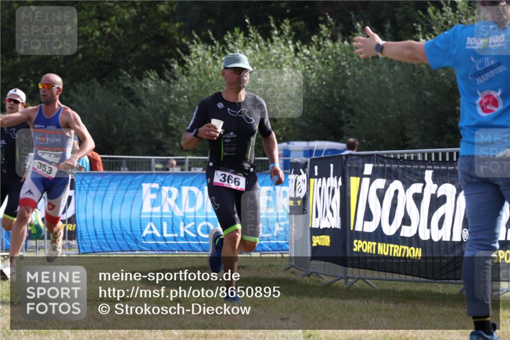 31.08.2025 - Elbe Triathlon Hamburg Strokosch-Dieckow http://msf.ph/oto/8650895 31.08.2025 09:54:18 Laufen 353, 100100, 366 meine-sportfotos.de