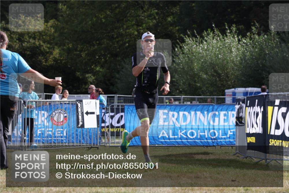 31.08.2025 - Elbe Triathlon Hamburg Strokosch-Dieckow http://msf.ph/oto/8650901 31.08.2025 09:54:20 Laufen 100, 130 meine-sportfotos.de