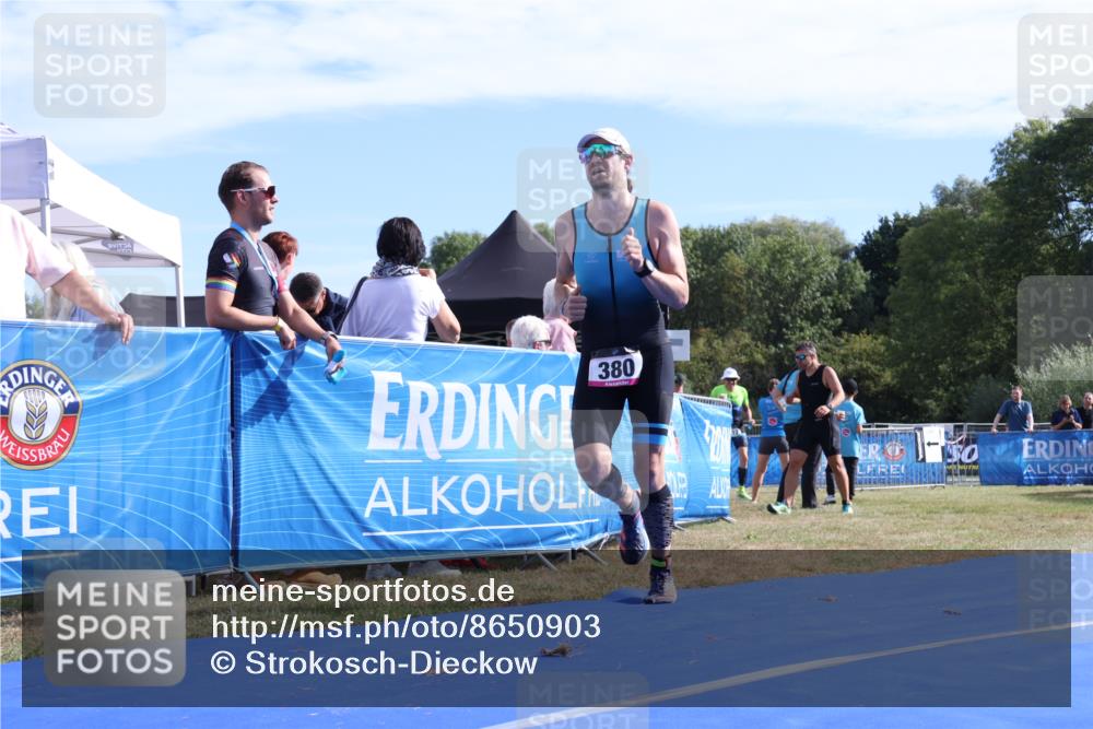 31.08.2025 - Elbe Triathlon Hamburg Strokosch-Dieckow http://msf.ph/oto/8650903 31.08.2025 10:28:02 Ziel 364, 380 meine-sportfotos.de