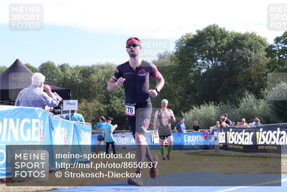 31.08.2025 - Elbe Triathlon Hamburg Strokosch-Dieckow http://msf.ph/oto/8650937 31.08.2025 10:29:06 Ziel 170 meine-sportfotos.de