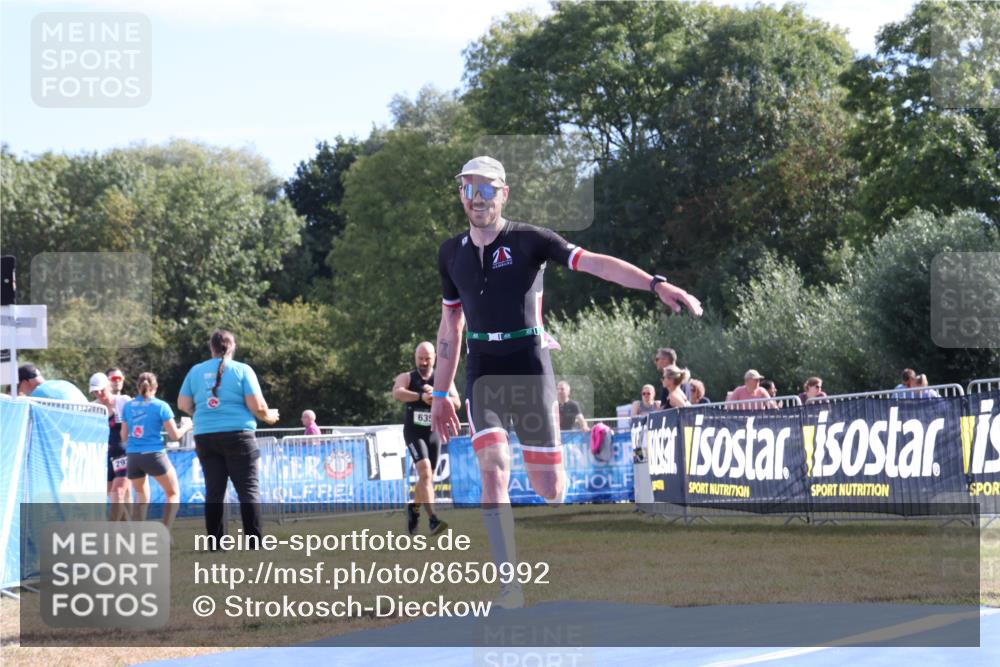 31.08.2025 - Elbe Triathlon Hamburg Strokosch-Dieckow http://msf.ph/oto/8650992 31.08.2025 10:31:34 Ziel 342 meine-sportfotos.de