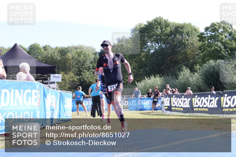 31.08.2025 - Elbe Triathlon Hamburg Strokosch-Dieckow http://msf.ph/oto/8651027 31.08.2025 10:32:57 Ziel 213, 340, 476 meine-sportfotos.de
