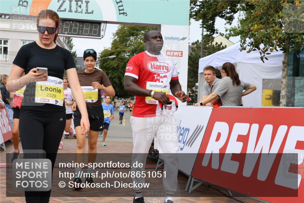 31.08.2025 - 21. Blankeneser Heldenlauf Strokosch-Dieckow http://msf.ph/oto/8651051 31.08.2025 10:30:25 Ziel 2616, 2229, 2730, 2682, 2588, 2731, 2503, 2502, 2712 meine-sportfotos.de