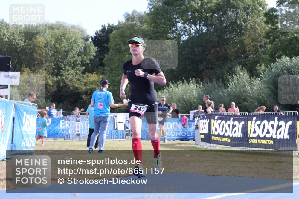 31.08.2025 - Elbe Triathlon Hamburg Strokosch-Dieckow http://msf.ph/oto/8651157 31.08.2025 10:37:59 Ziel 245, 267 meine-sportfotos.de