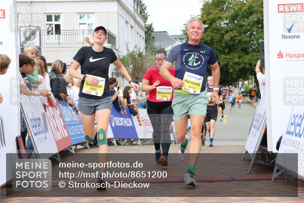 31.08.2025 - 21. Blankeneser Heldenlauf Strokosch-Dieckow http://msf.ph/oto/8651200 31.08.2025 10:30:15 Ziel 2445, 2444, 2616, 2253, 2226, 2588, 2731, 2543 meine-sportfotos.de