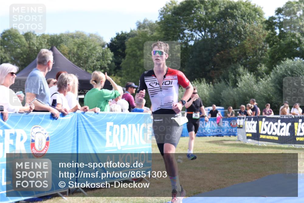31.08.2025 - Elbe Triathlon Hamburg Strokosch-Dieckow http://msf.ph/oto/8651303 31.08.2025 10:44:24 Ziel 260, 392 meine-sportfotos.de