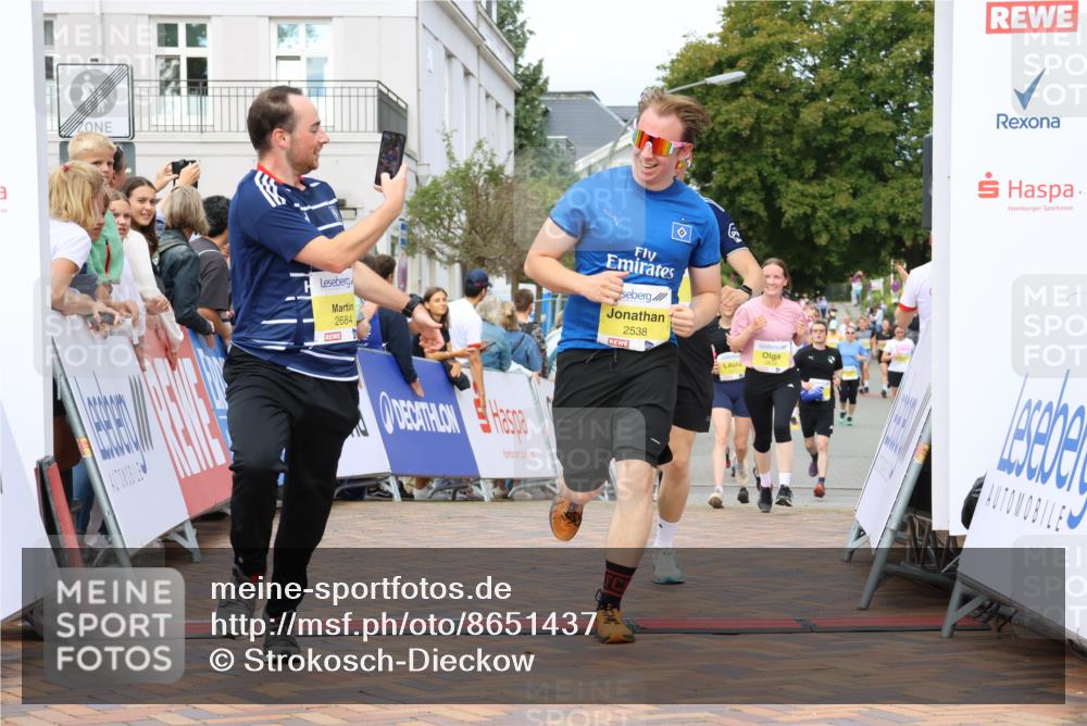 31.08.2025 - 21. Blankeneser Heldenlauf Strokosch-Dieckow http://msf.ph/oto/8651437 31.08.2025 10:29:32 Ziel 2614, 2615, 2684, 2538, 2558, 2277 meine-sportfotos.de