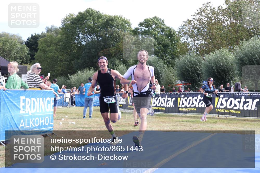 31.08.2025 - Elbe Triathlon Hamburg Strokosch-Dieckow http://msf.ph/oto/8651443 31.08.2025 10:47:38 Ziel 259, 397, 440 meine-sportfotos.de