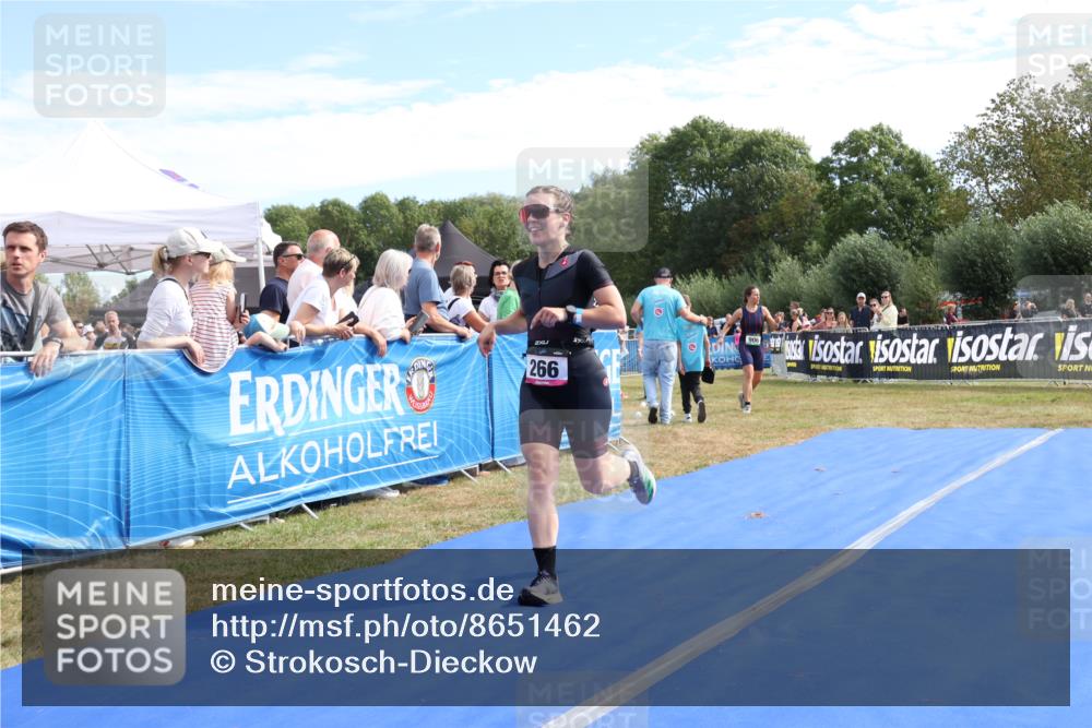 31.08.2025 - Elbe Triathlon Hamburg Strokosch-Dieckow http://msf.ph/oto/8651462 31.08.2025 10:47:53 Ziel 266, 359 meine-sportfotos.de