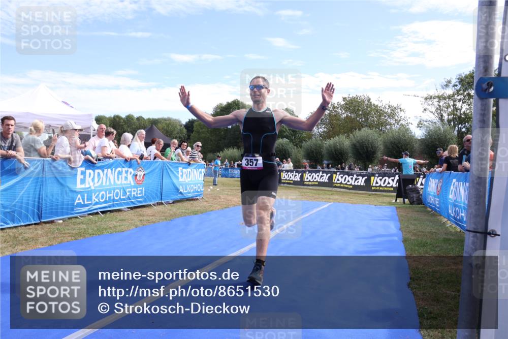 31.08.2025 - Elbe Triathlon Hamburg Strokosch-Dieckow http://msf.ph/oto/8651530 31.08.2025 10:49:13 Ziel 357 meine-sportfotos.de